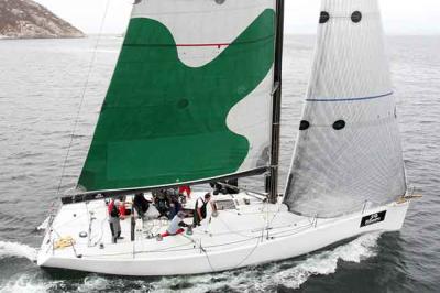 "Aceites Abril", "Solventis", “Bunda, "Balea Dous" y "Sebrala Dos", primeros líderes de la 52ª Regata Ribeiro - Rías de Galicia